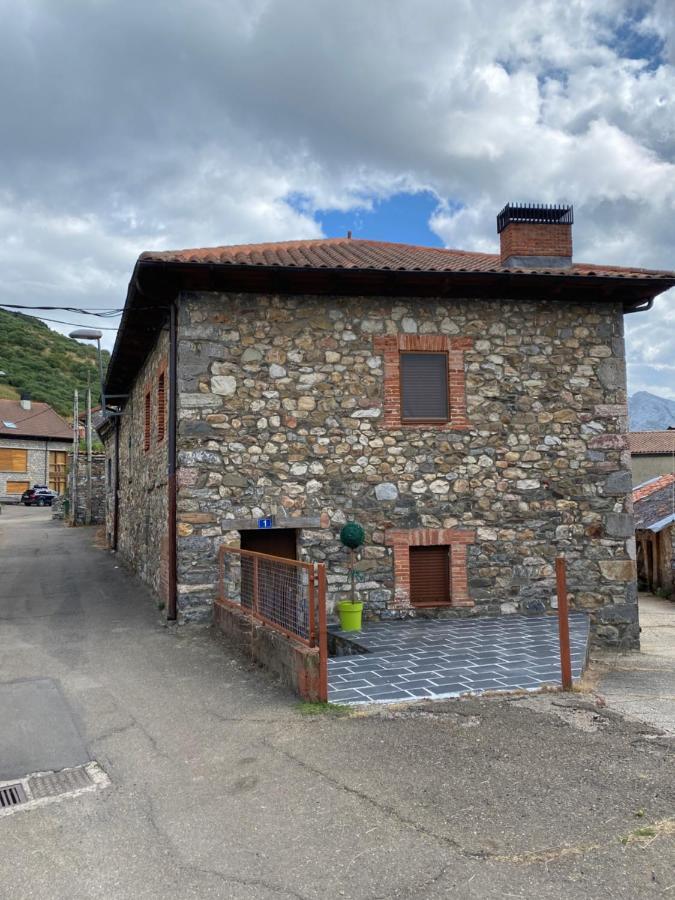 Casa En Cofinal Villa Exteriör bild
